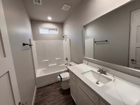 Bath - 712 E 12 Pl, Somerton, AZ 85350 photo 1 of 4