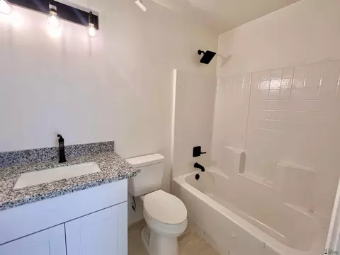 Bath - 12589 E 35 Pl, Yuma, AZ 85367 photo 1 of 3
