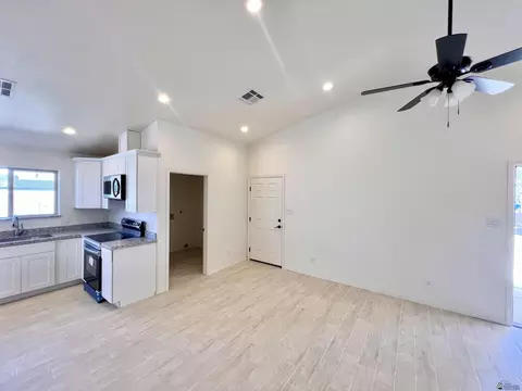 Living - 12589 E 35 Pl, Yuma, AZ 85367 photo 1 of 3