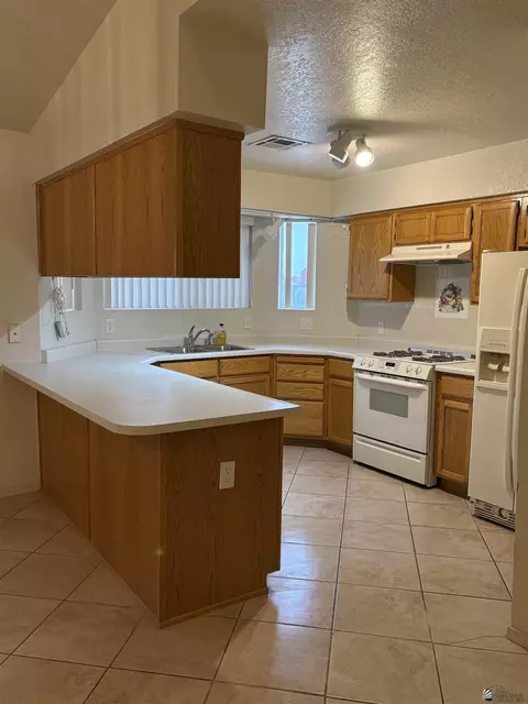 Kitchen - 11251 E 25 Pl, Yuma, AZ 85367 photo 1 of 4