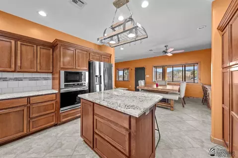 Kitchen - 12709 E 49 St, Yuma, AZ 85367 photo 2 of 6