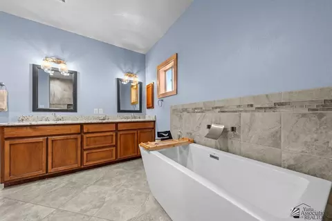 Bath - 12709 E 49 St, Yuma, AZ 85367 photo 4 of 7
