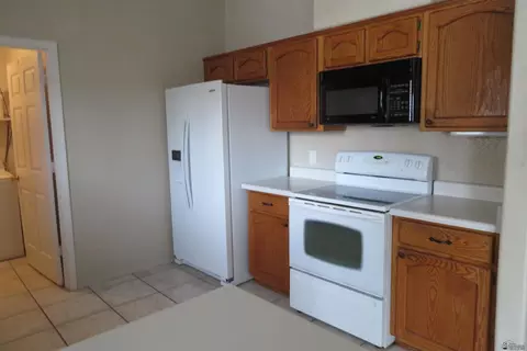 Kitchen - 14130 E 49 Ln, Yuma, AZ 85367 photo 4 of 4