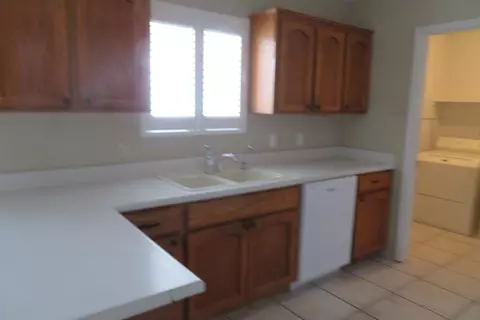 Kitchen - 14130 E 49 Ln, Yuma, AZ 85367 photo 3 of 4