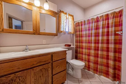 Bath - 14379 E 53 Dr, Yuma, AZ 85367 photo 4 of 4