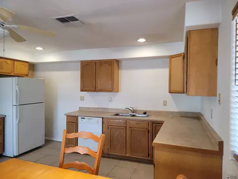 Kitchen - 13141 E 42 Dr, Yuma, AZ 85367 photo 3 of 3
