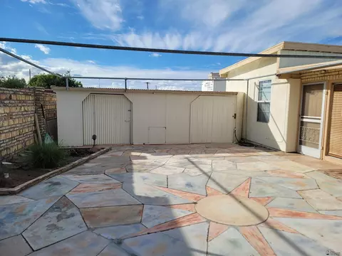 Exterior - 13141 E 42 Dr, Yuma, AZ 85367 photo 7 of 10