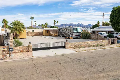11847 S Helen Dr, Yuma, AZ 85367
