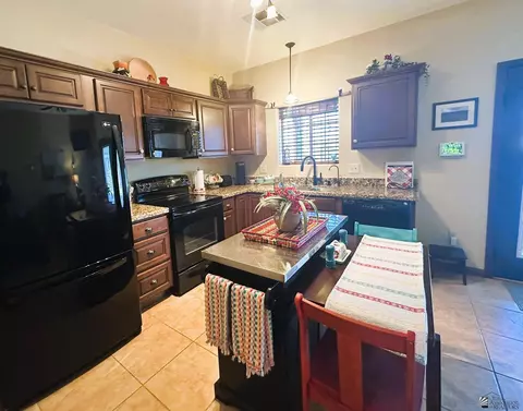 Kitchen - 13547 E 53 St, Yuma, AZ 85367 photo 2 of 6