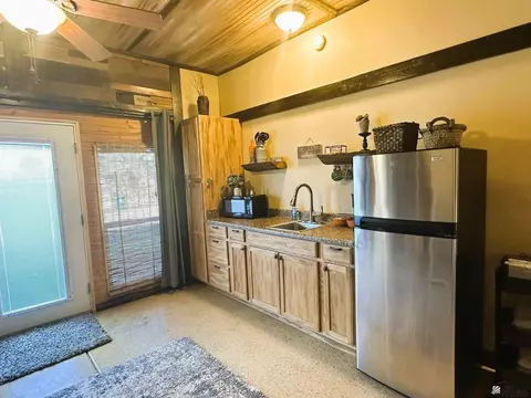 Kitchen - 13547 E 53 St, Yuma, AZ 85367 photo 5 of 6