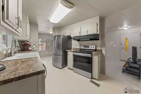Kitchen - 13239 E 43 Ln, Yuma, AZ 85367 photo 1 of 3