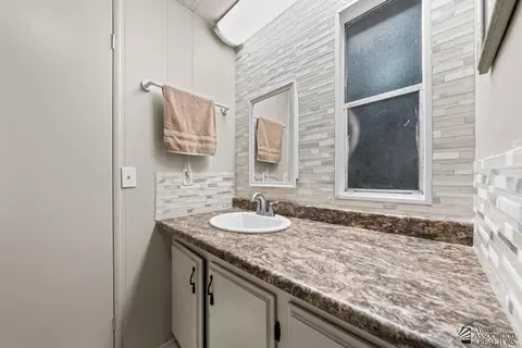 Bath - 13239 E 43 Ln, Yuma, AZ 85367 photo 2 of 2