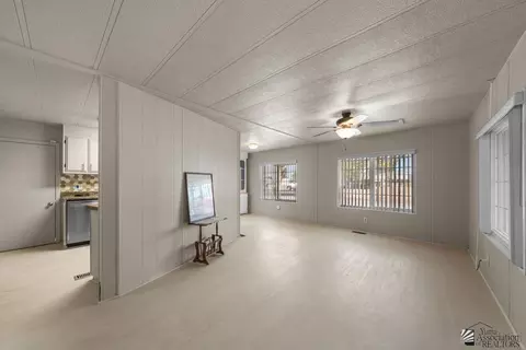 Living - 13239 E 43 Ln, Yuma, AZ 85367 photo 2 of 2