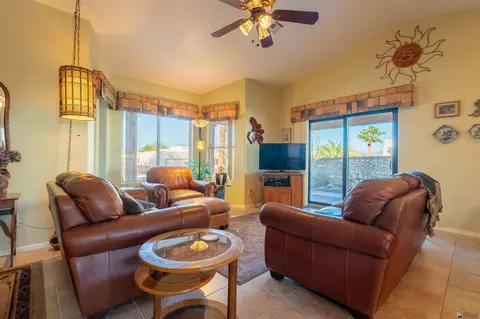 Living - 13365 E 55 Ln, Yuma, AZ 85367 photo 2 of 4