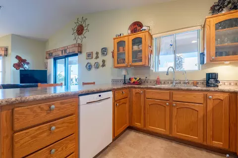Kitchen - 13365 E 55 Ln, Yuma, AZ 85367 photo 4 of 4