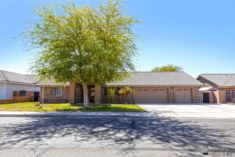 Exterior - 6257 E 47 St, Yuma, AZ 85365 photo 6 of 9