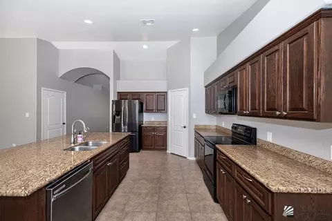 Kitchen - 6257 E 47 St, Yuma, AZ 85365 photo 2 of 4
