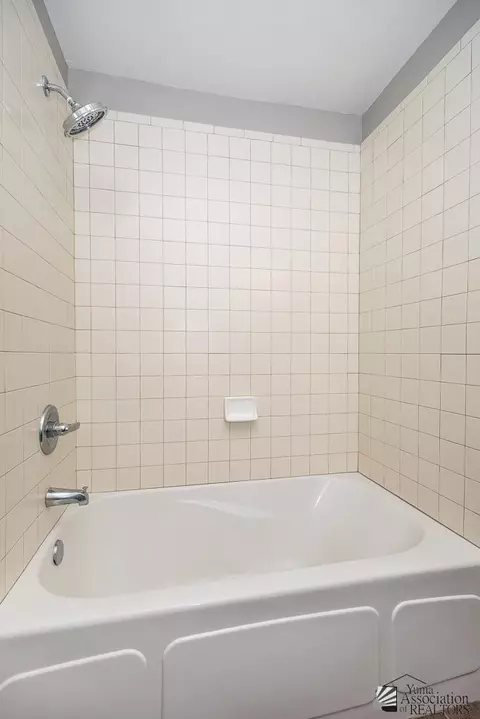 Bath - 6257 E 47 St, Yuma, AZ 85365 photo 3 of 5