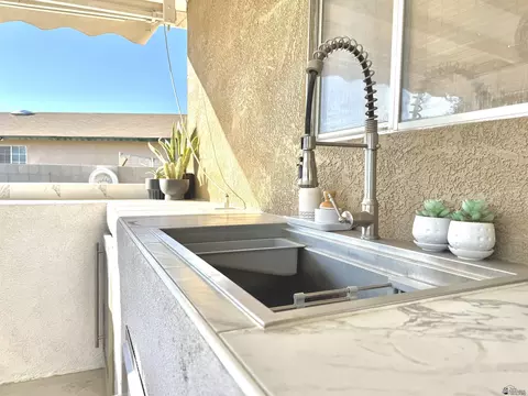 Kitchen - 8689 E 39 Pl, Yuma, AZ 85365 photo 8 of 8