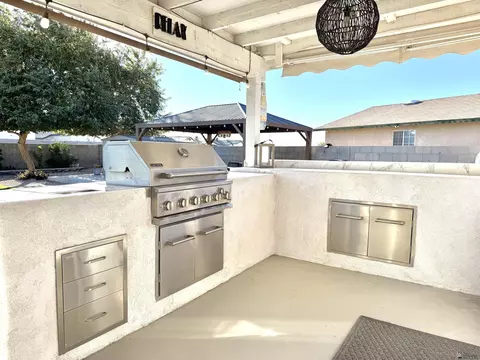 Kitchen - 8689 E 39 Pl, Yuma, AZ 85365 photo 7 of 8
