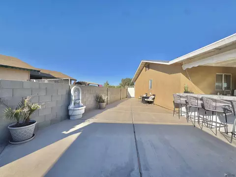 Exterior - 8689 E 39 Pl, Yuma, AZ 85365 photo 6 of 12