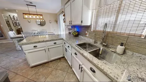 Kitchen - 8689 E 39 Pl, Yuma, AZ 85365 photo 2 of 8