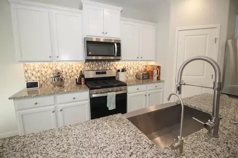 Kitchen - 11731 E 26 St, Yuma, AZ 85367 photo 4 of 7