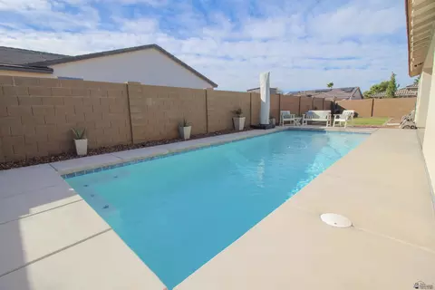 Exterior - 11731 E 26 St, Yuma, AZ 85367 photo 5 of 7