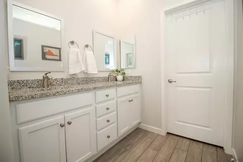 Bath - 11731 E 26 St, Yuma, AZ 85367 photo 3 of 4