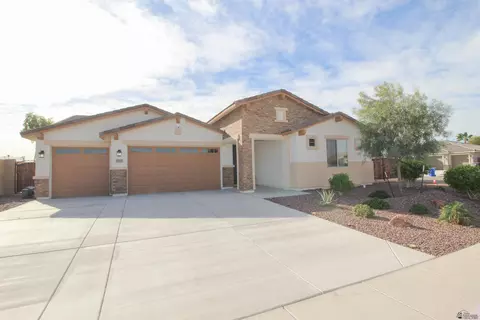 Exterior - 11731 E 26 St, Yuma, AZ 85367 photo 2 of 7