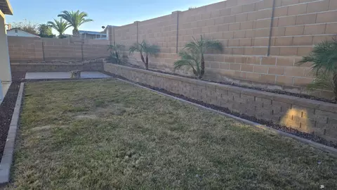 Exterior - 10294 S Fall Ave, Yuma, AZ 85365 photo 7 of 10