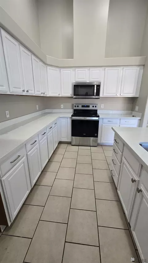 Kitchen - 10294 S Fall Ave, Yuma, AZ 85365 photo 3 of 3