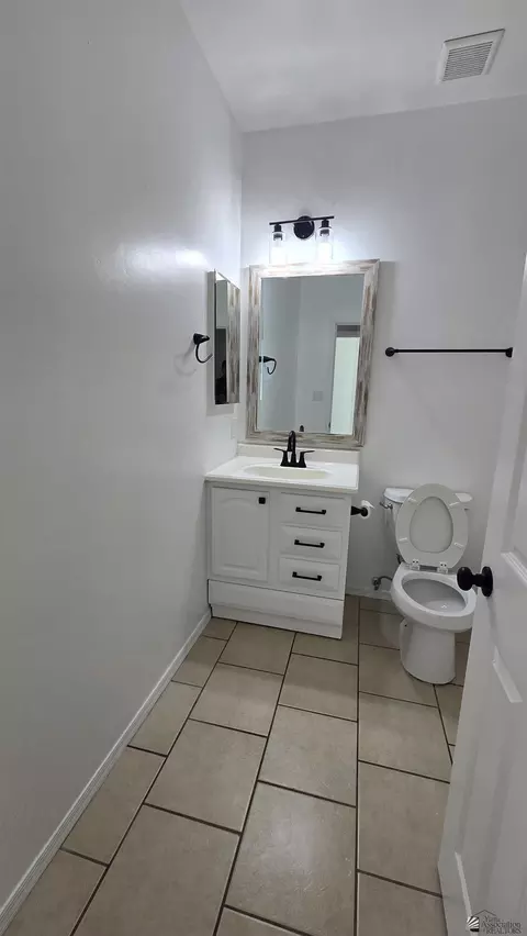 Bath - 10294 S Fall Ave, Yuma, AZ 85365 photo 1 of 4