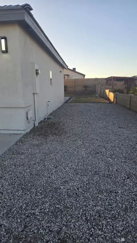 Exterior - 10294 S Fall Ave, Yuma, AZ 85365 photo 3 of 10
