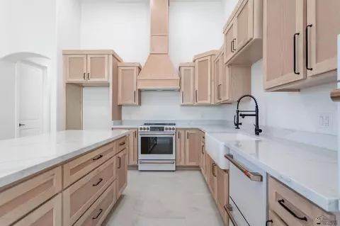 Kitchen - 7871 E 35 St, Yuma, AZ 85365 photo 3 of 5