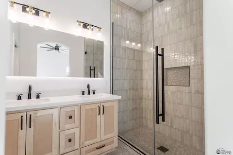Bath - 7871 E 35 St, Yuma, AZ 85365 photo 4 of 4