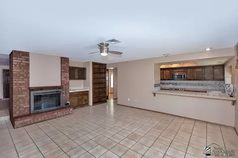 Living - 2135 E 26 Way, Yuma, AZ 85365 photo 3 of 6