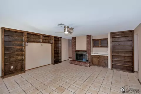 Living - 2135 E 26 Way, Yuma, AZ 85365 photo 2 of 6
