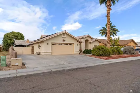 Exterior - 10690 E 38 St, Yuma, AZ 85365 photo 10 of 12