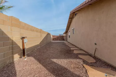 Exterior - 13803 E 45 Ln, Yuma, AZ 85367 photo 10 of 11