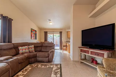 Living - 13803 E 45 Ln, Yuma, AZ 85367 photo 3 of 3