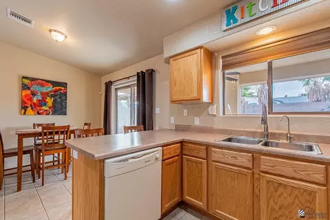 Kitchen - 13803 E 45 Ln, Yuma, AZ 85367 photo 2 of 3