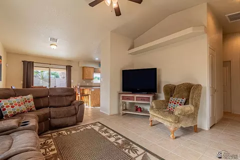 Living - 13803 E 45 Ln, Yuma, AZ 85367 photo 1 of 3
