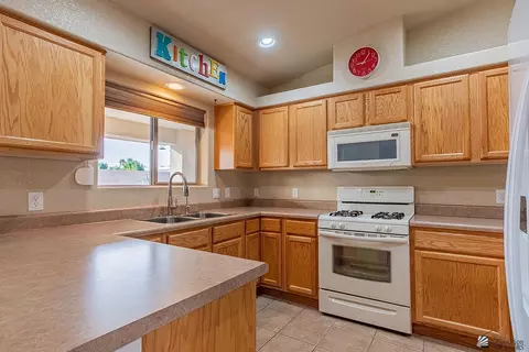 Kitchen - 13803 E 45 Ln, Yuma, AZ 85367 photo 1 of 3