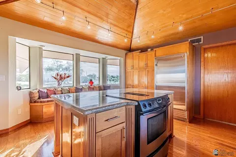 Kitchen - 40219 E County 7 St, Roll, AZ 85347 photo 2 of 3