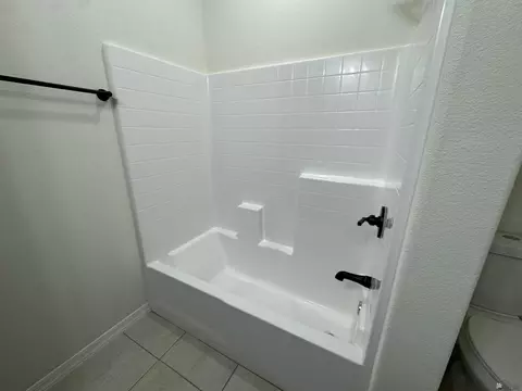 Bath - 10668 E 45 Ln, Yuma, AZ 85367 photo 5 of 5