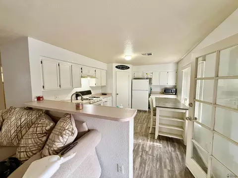 Kitchen - 11423 E 27 St, Yuma, AZ 85367 photo 1 of 3