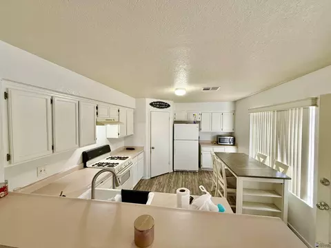 Kitchen - 11423 E 27 St, Yuma, AZ 85367 photo 3 of 3