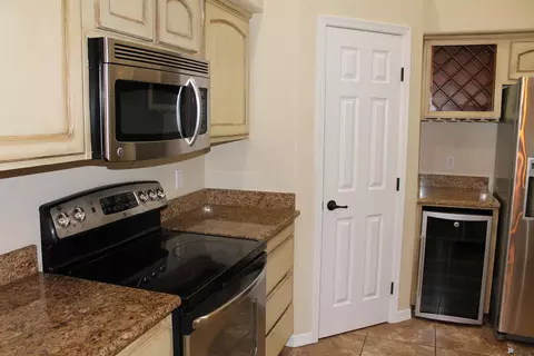 Kitchen - 5953 E 39 Pl, Yuma, AZ 85365 photo 3 of 3