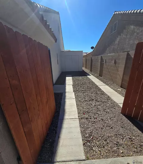 Exterior - 5953 E 39 Pl, Yuma, AZ 85365 photo 8 of 9